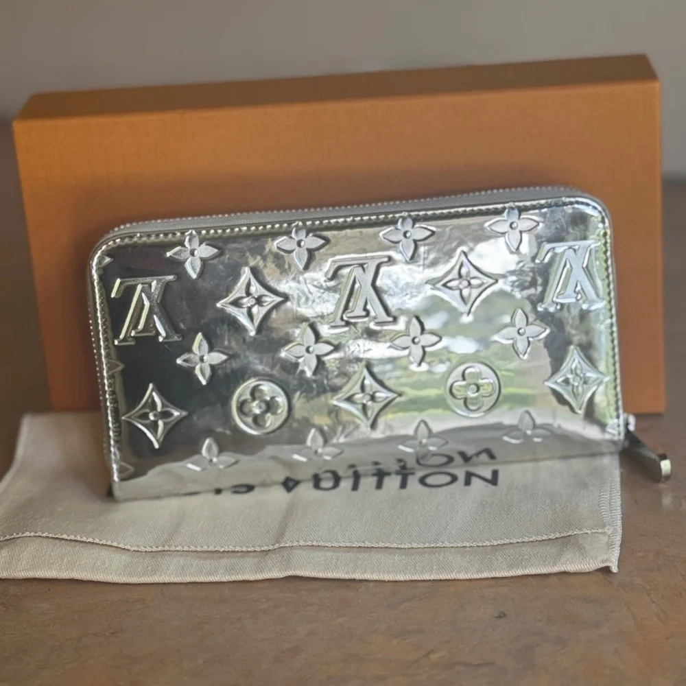 Louis Vuitton Mirror Monogram Zippy Wallet - Picture 2 of 6